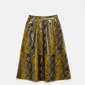 Zara Snake Skin Print Skirt NWT